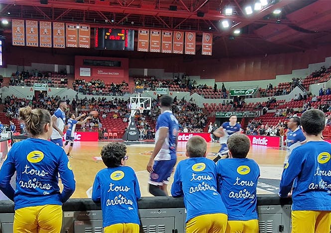 Pour la 21ème édition des journées de l’arbitrage, sept enfants de postiers des Pays de la Loire ont fièrement porté les couleurs de La Poste.