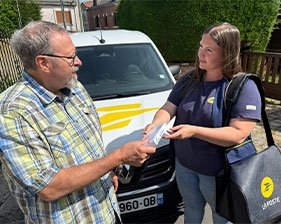 La Poste distribue des kits éco-geste auprès de la population des Hauts-de-France