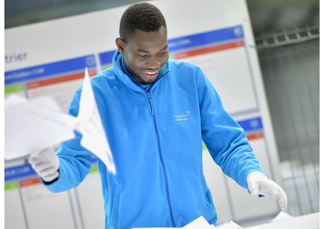 photo de Hamidou Cissoko qui travaille chez Nouvelle Attitude, filiale de la branche Services-Courrier-Colis de La Poste