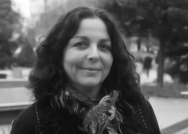 Marie-Luce Maupetit, artiste, scénariste et romancière participe aux réunions de KissKissBankBank