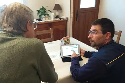 Ardoiz, the first tablet designed for seniors, is ergonomic and easy to use, without a keyboard or mouse, and is delivered by the postman to the users' home