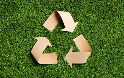 Les emballages courrier et colis postaux tendent vers des matières 100% recyclables et intègrent des ressources recyclées