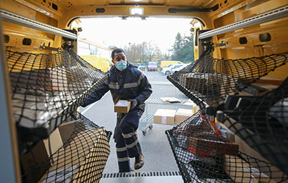Fin d'année historique pour le colis : La Poste se plie en 4 !
