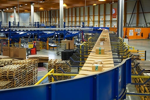Pour le tri des paquets, l’entreprise s’appuiera sur ses 19 plateformes réparties sur tout le territoire.