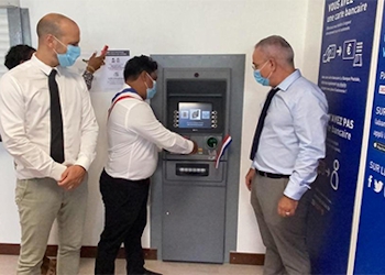 La Banque Postale installe son premier DAB à Camopi