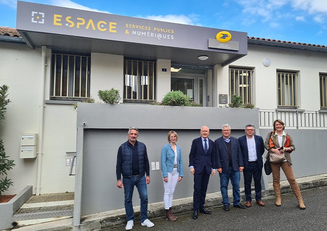 Philippe Wahl, PDG du groupe La Poste en visite à l’Espace services publics et numériques de Belpech.