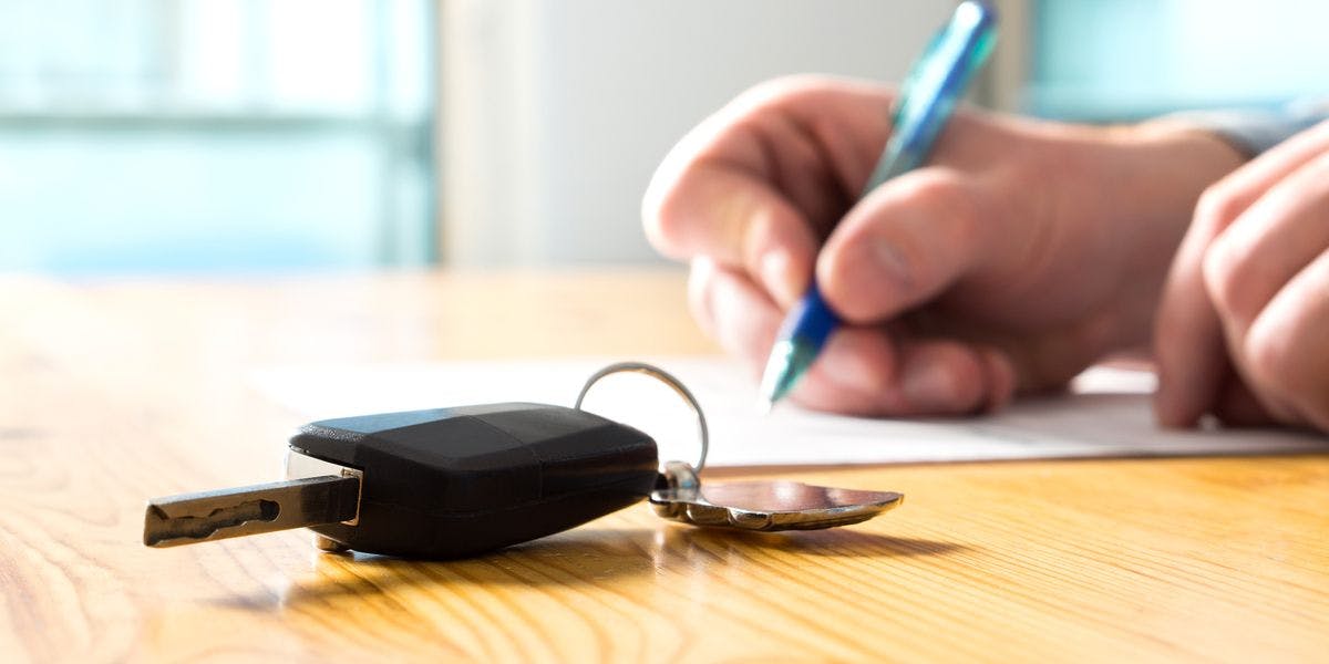 Signing a new lease contract