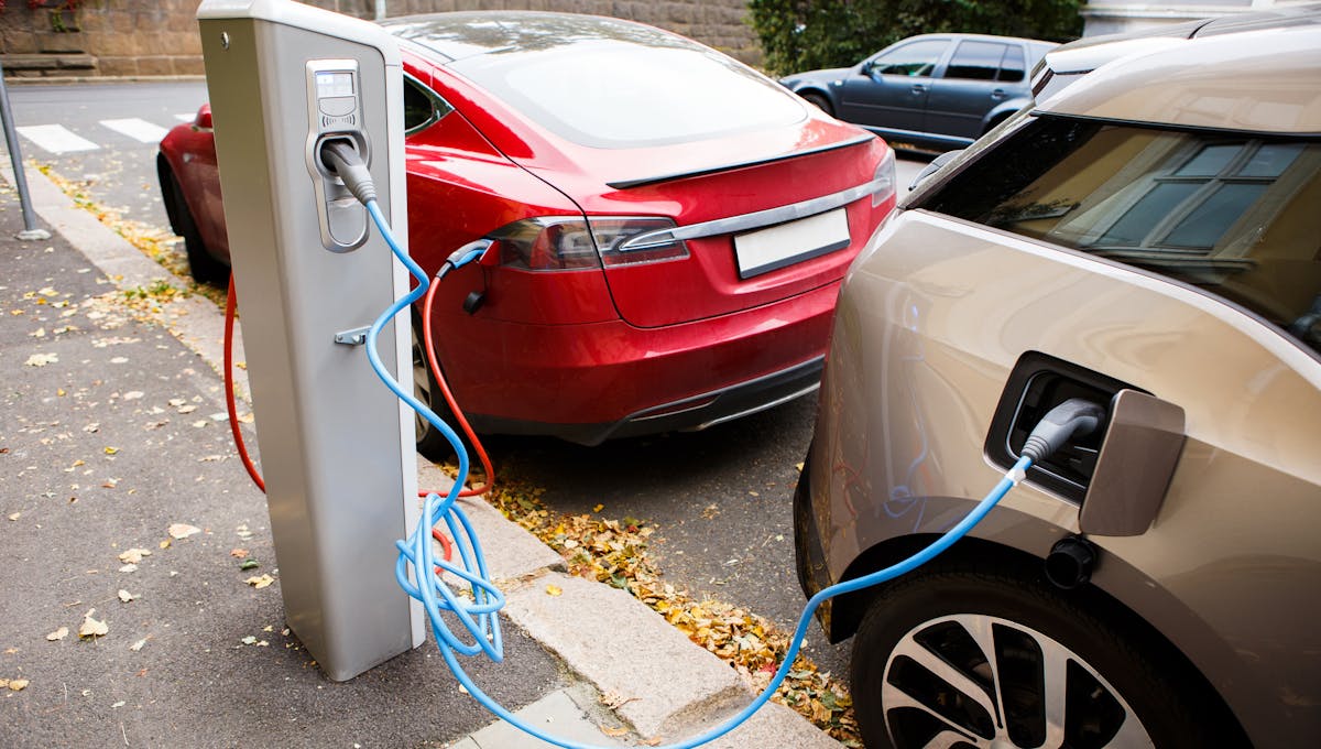 Should I Buy An Electric Car Now Or Wait? | Lease Fetcher