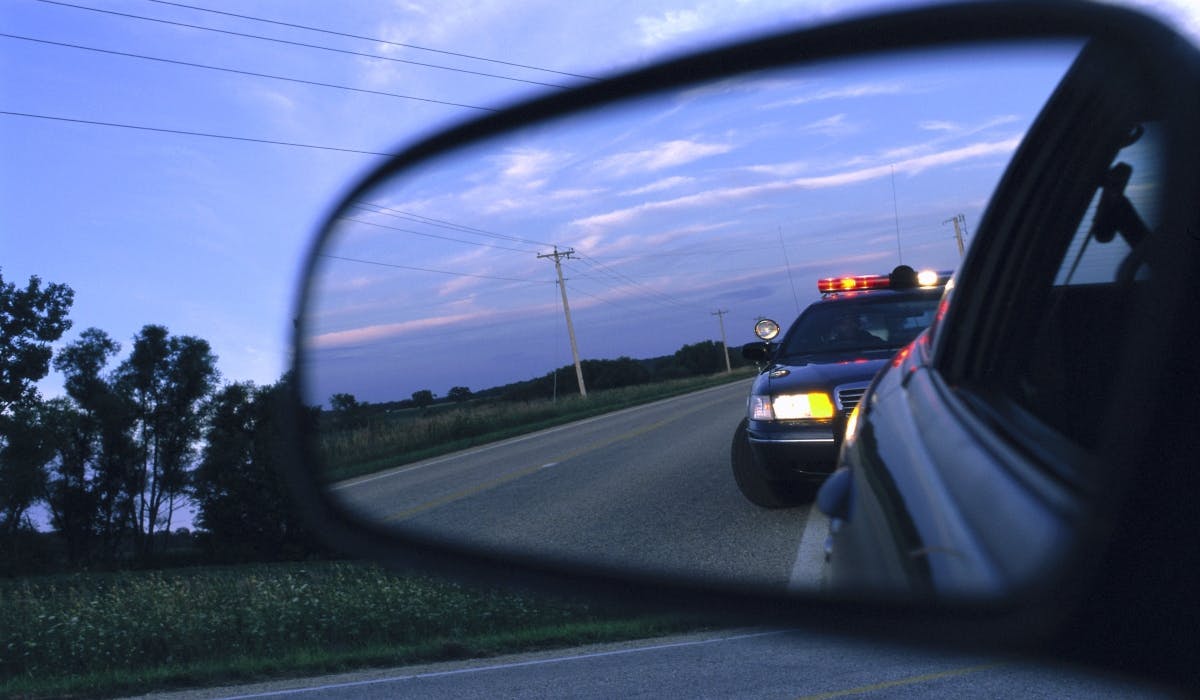 police pull over driving without mot