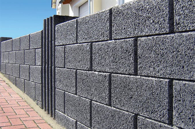 un mur en blocs béton 