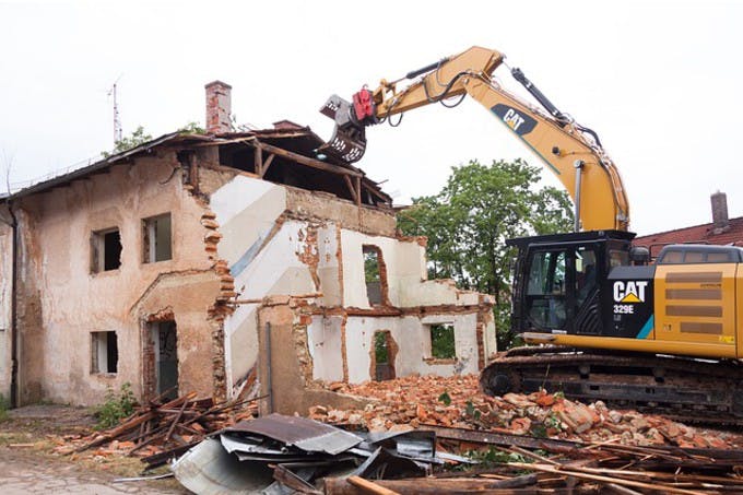 Demolition d'une maison.