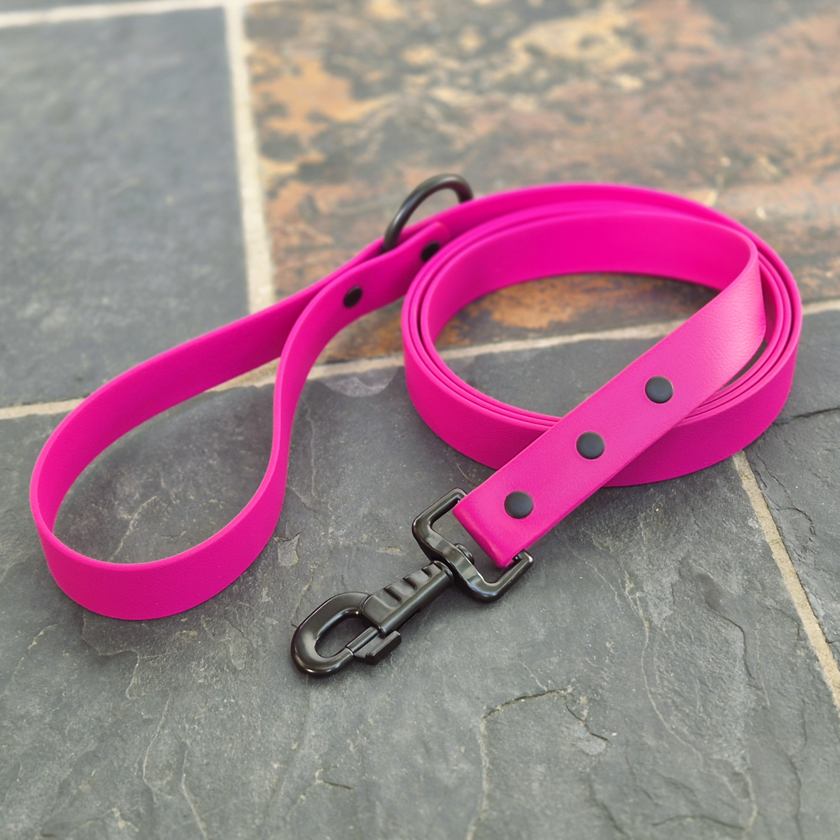 Dog Zinc Snaps Lead - Magenta