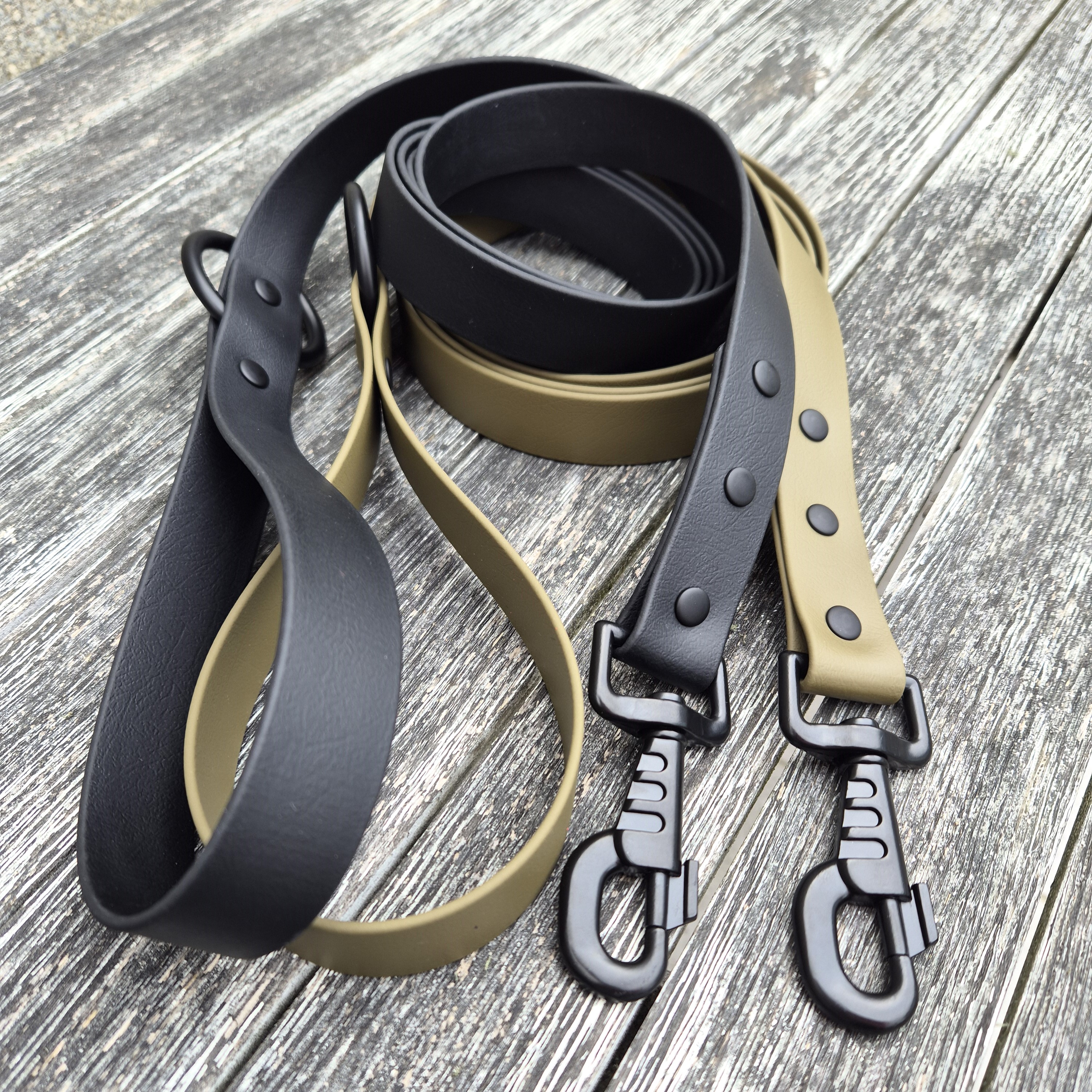 Dog Zinc Snaps Lead - Black and Olive