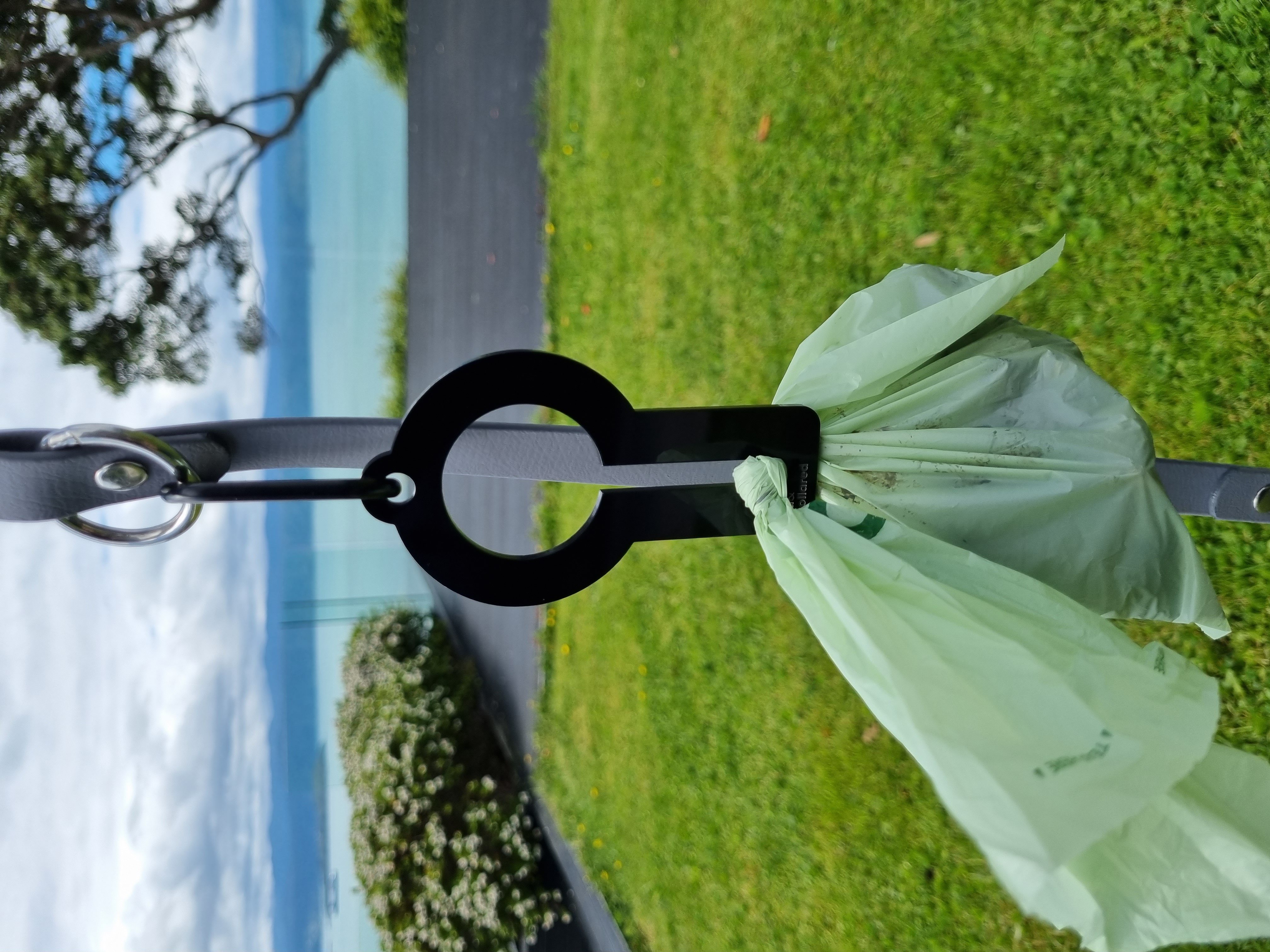 Lead Poop Holder - Black