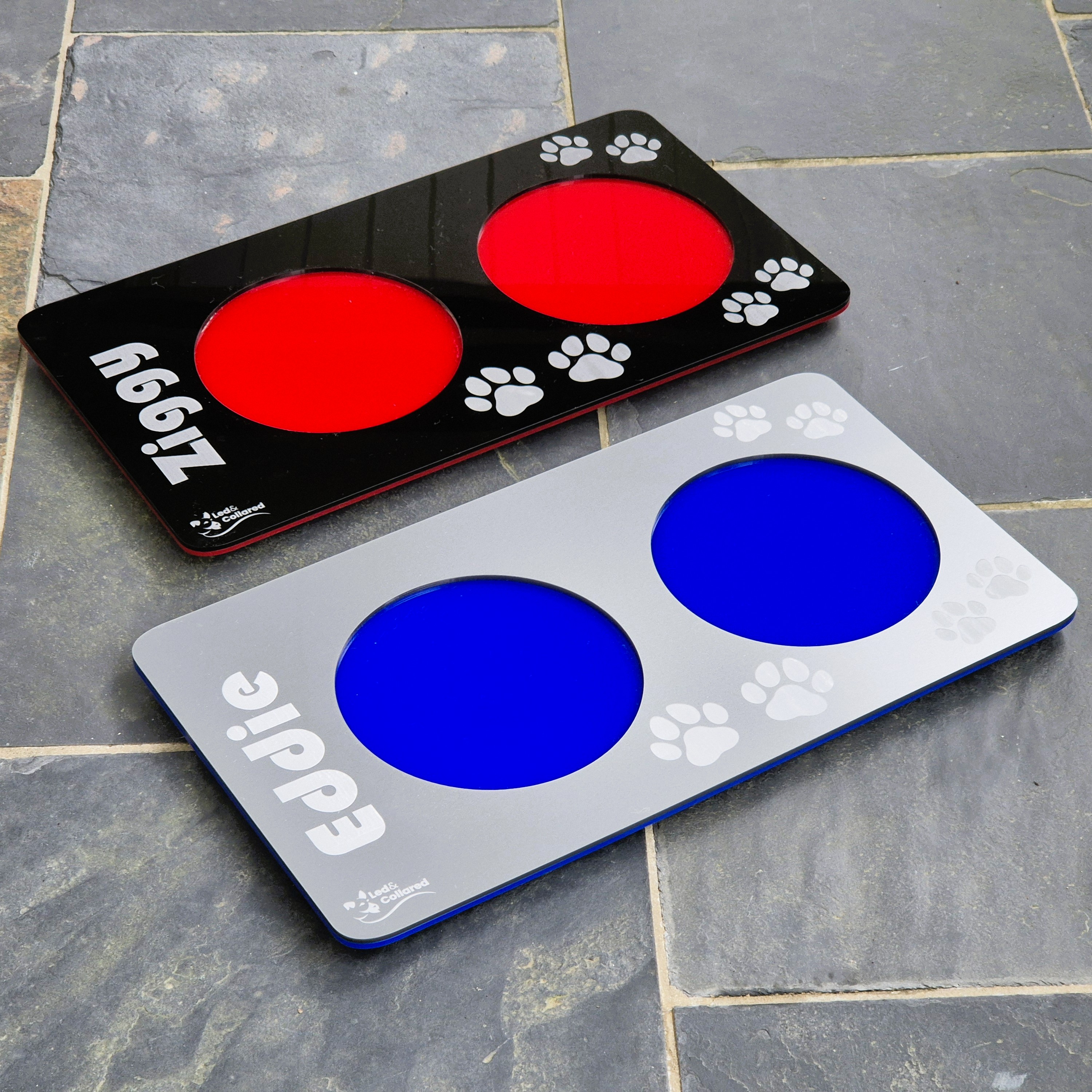 Double cat feeding mat - silver.blue and red.black