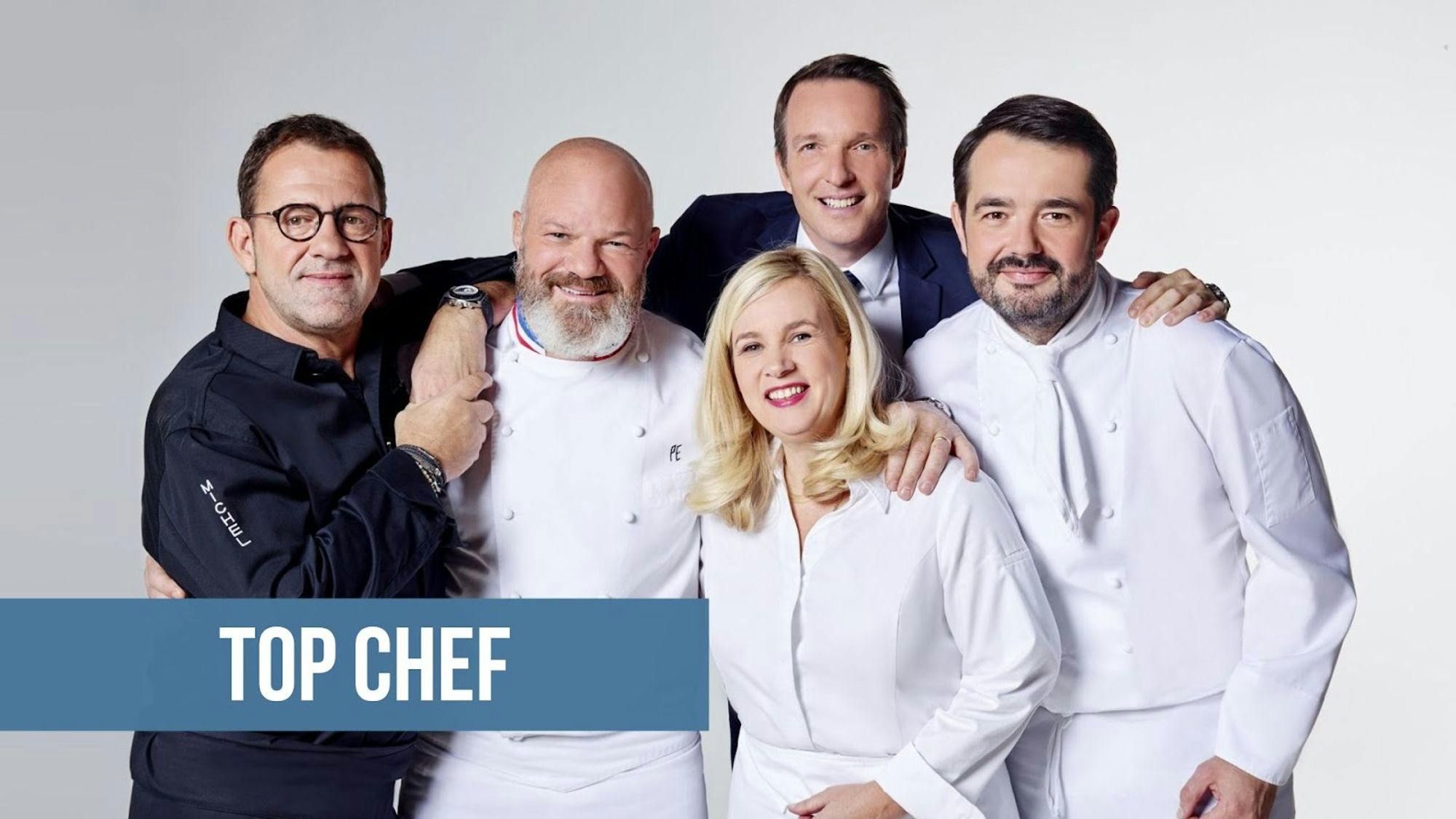photo des membres du jury de Top Chef avec un titre sur fond bleu