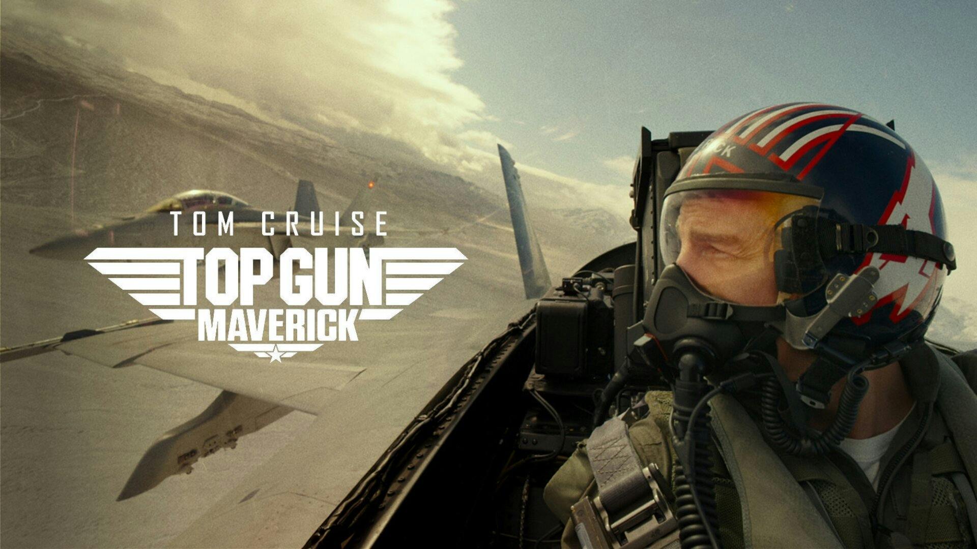 Tom Cruise à bord d’un avion dans son rôle de pilote dans Top Gun: Maverick
