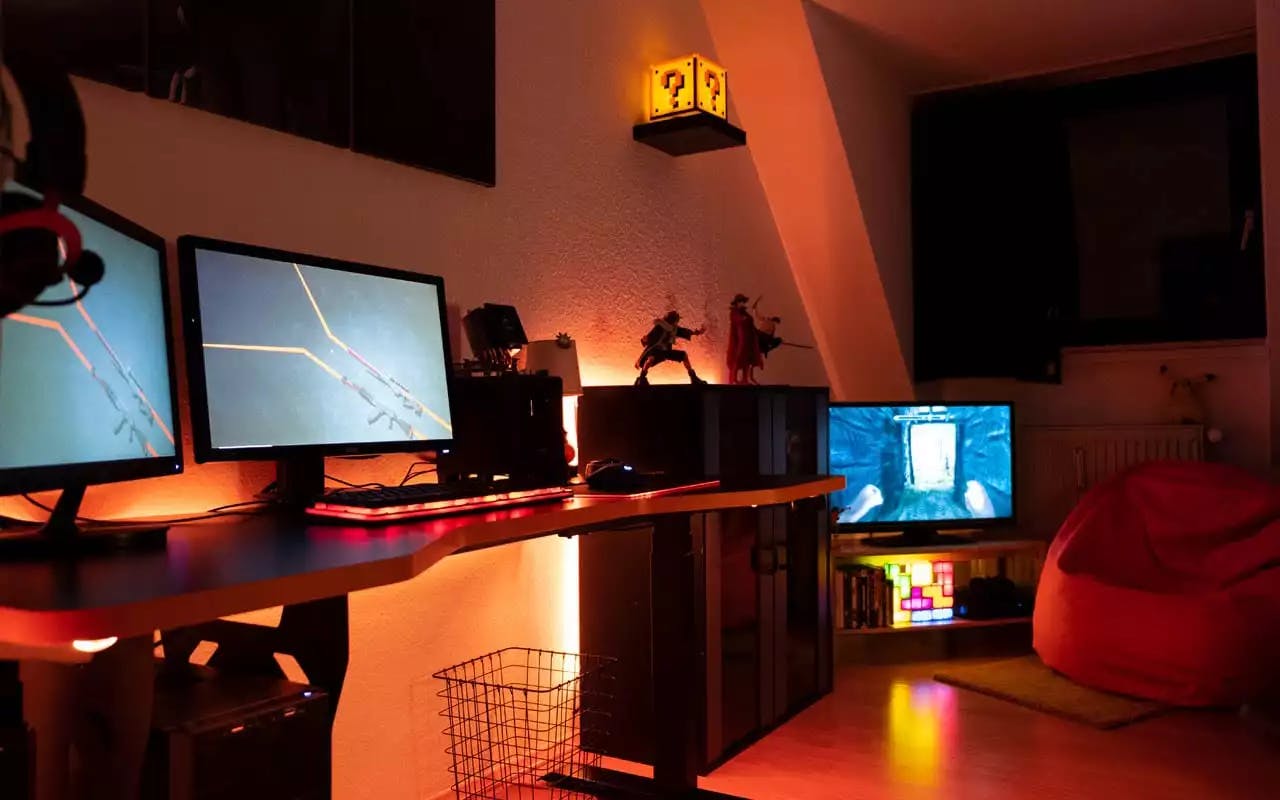The Top 31 Gaming Desk Ideas  Gaming desk setup, Room setup, Bedroom setup