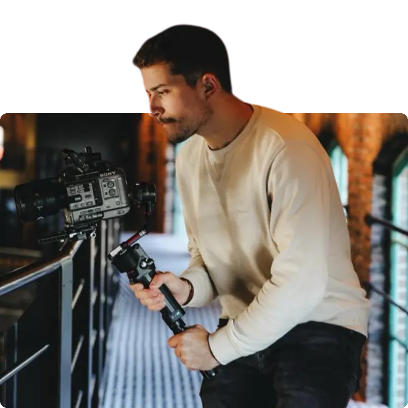 Uitgesneden afbeelding filmmaker campagne arbeidsmarktcommunicatie jongeren