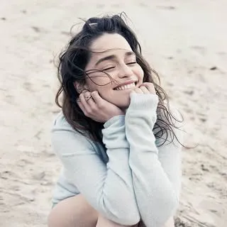 @emilia_clarke instagram profile picture