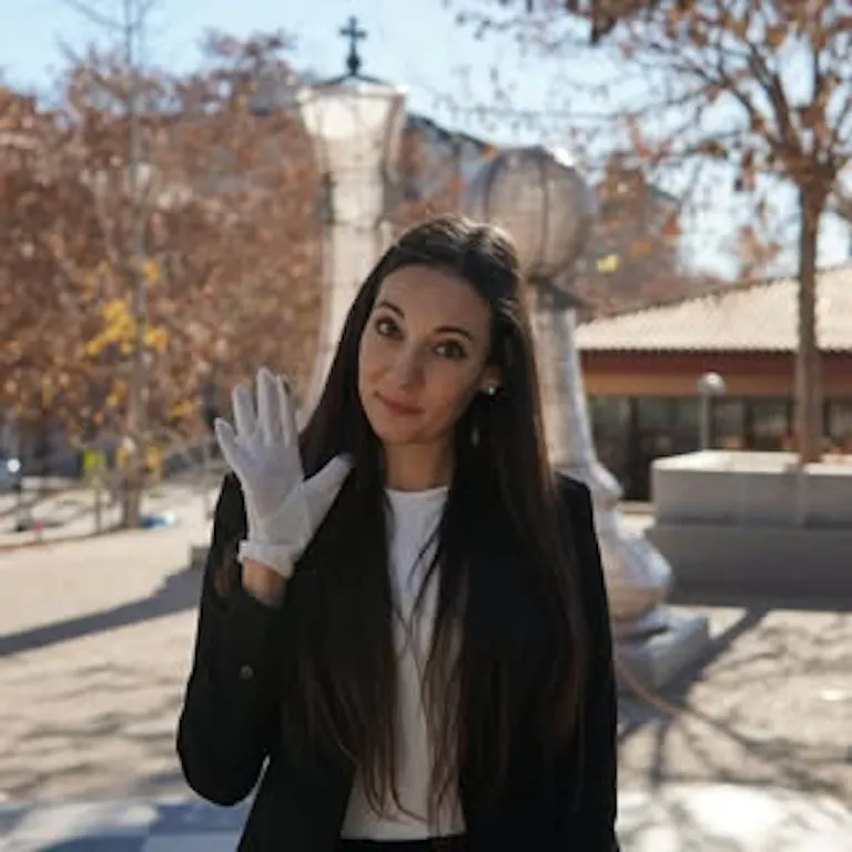 @elidefferary instagram profile picture