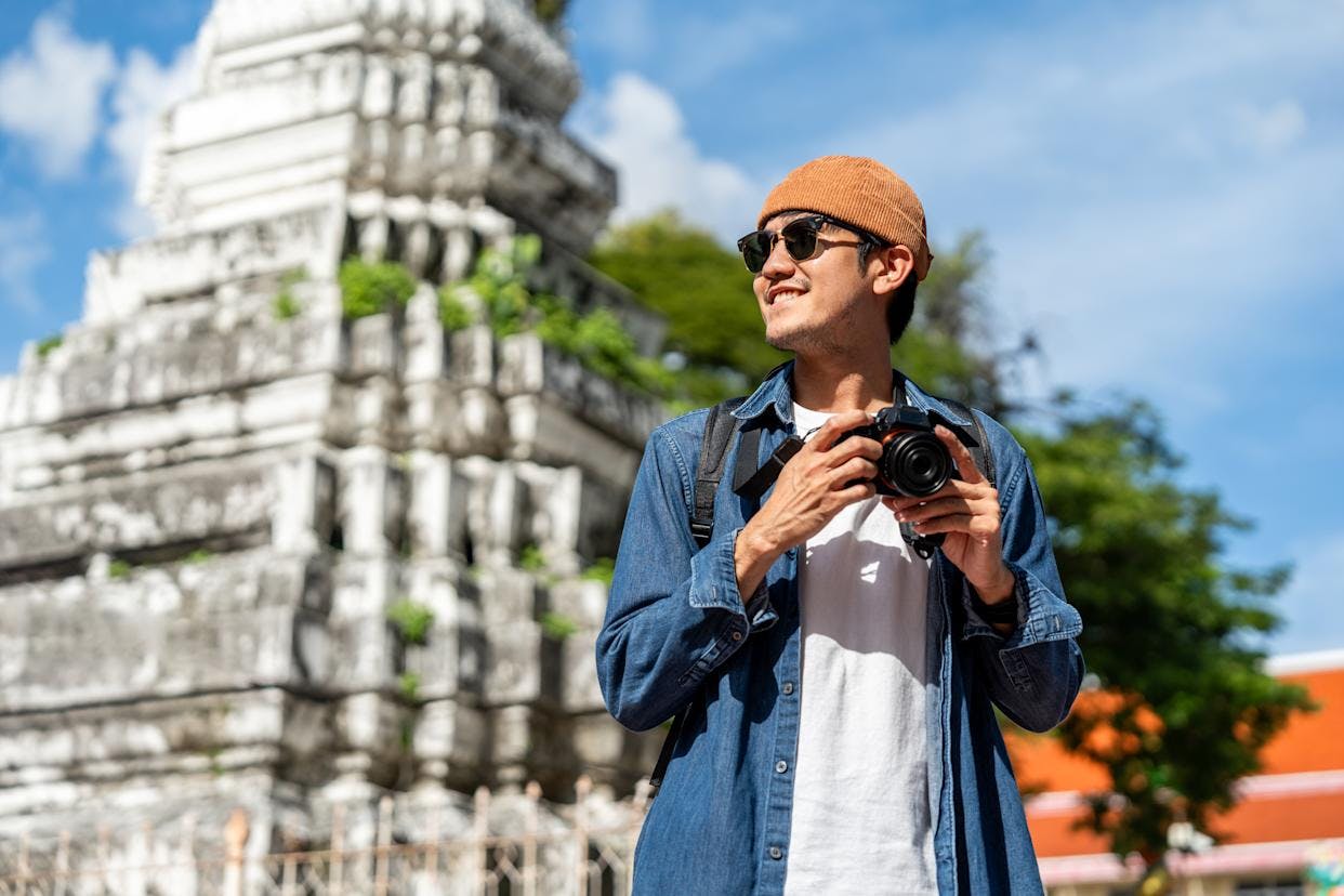 Travel influencer for influencer marketing campaign