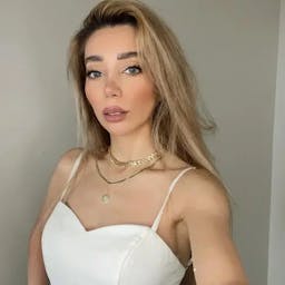 Herosheemaz beauty influencer