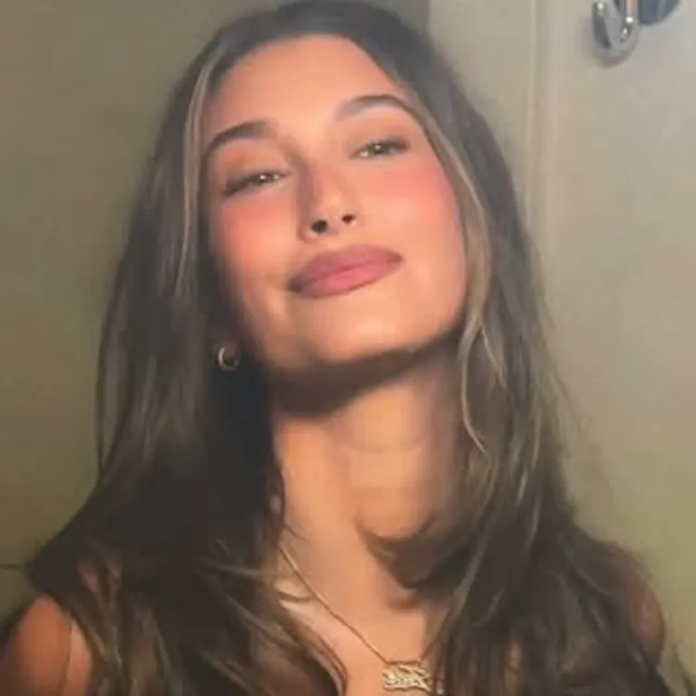 Hailey Bieber