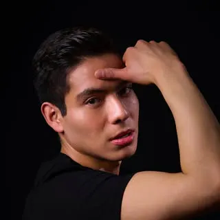 @vaaaaalo Instagram profile picture