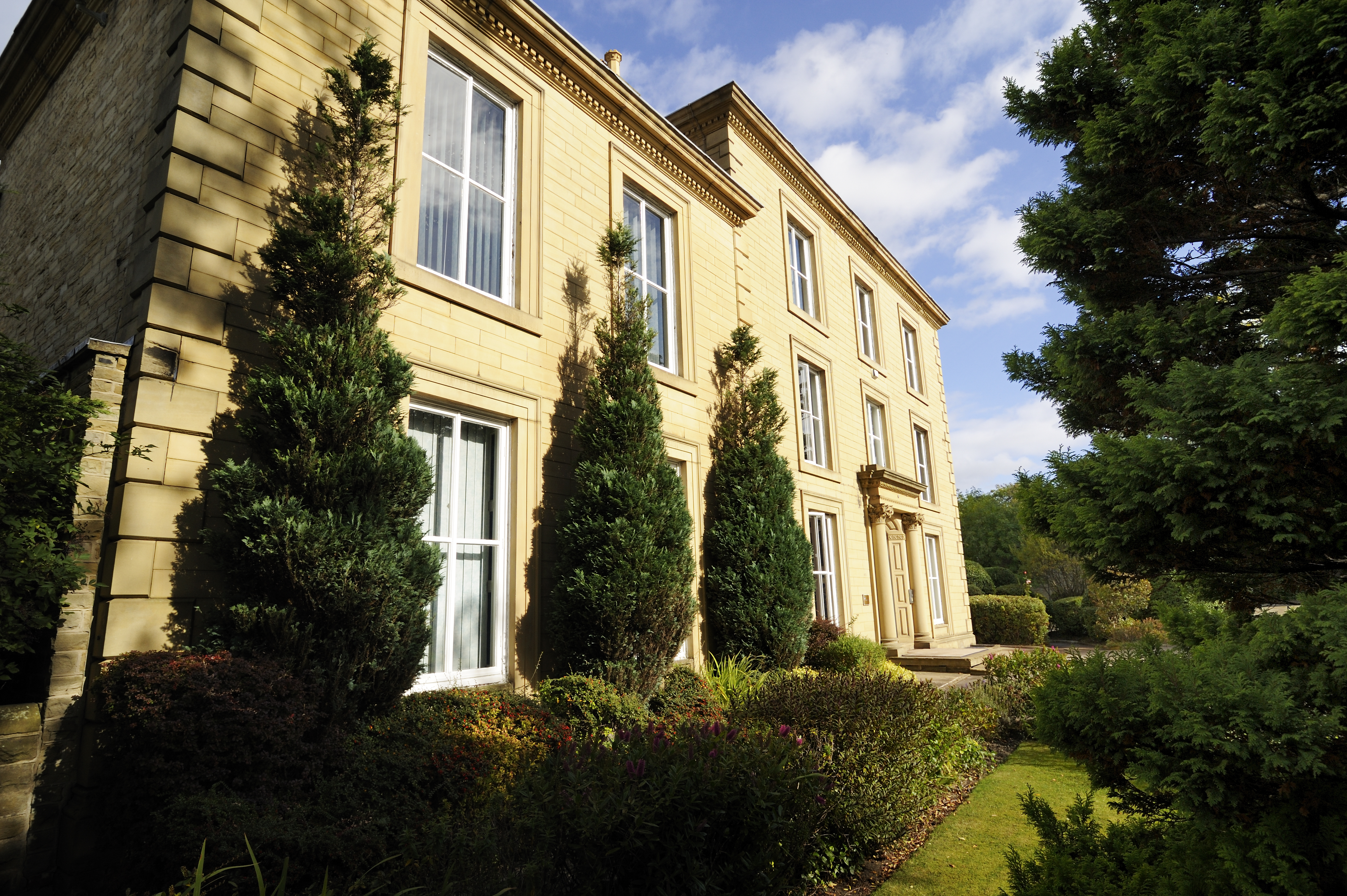 leigh house pudsey leeds front of building