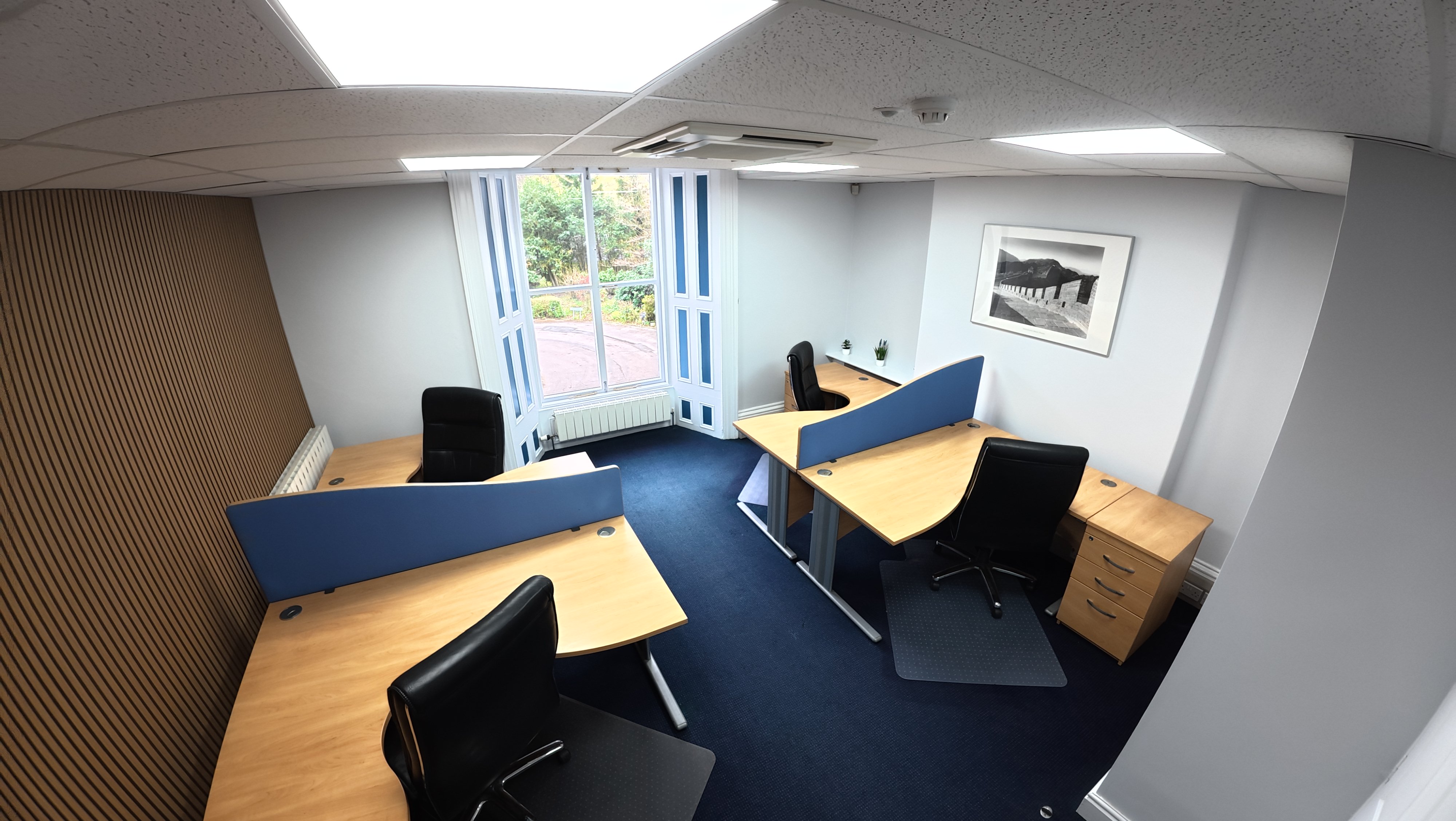 4 person newly refurbished office space