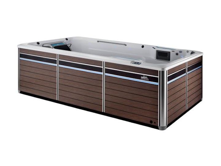E700 17 Foot Swim Spa