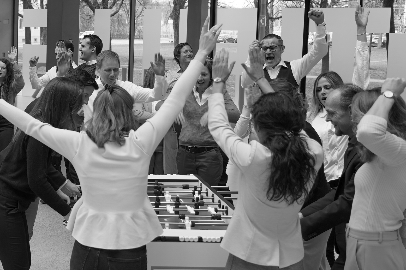 Bild: LWC Mitarbeiter:innen freuen sich