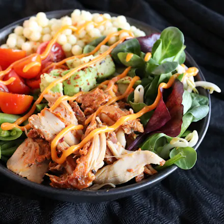 Pulled Chicken salad bowl