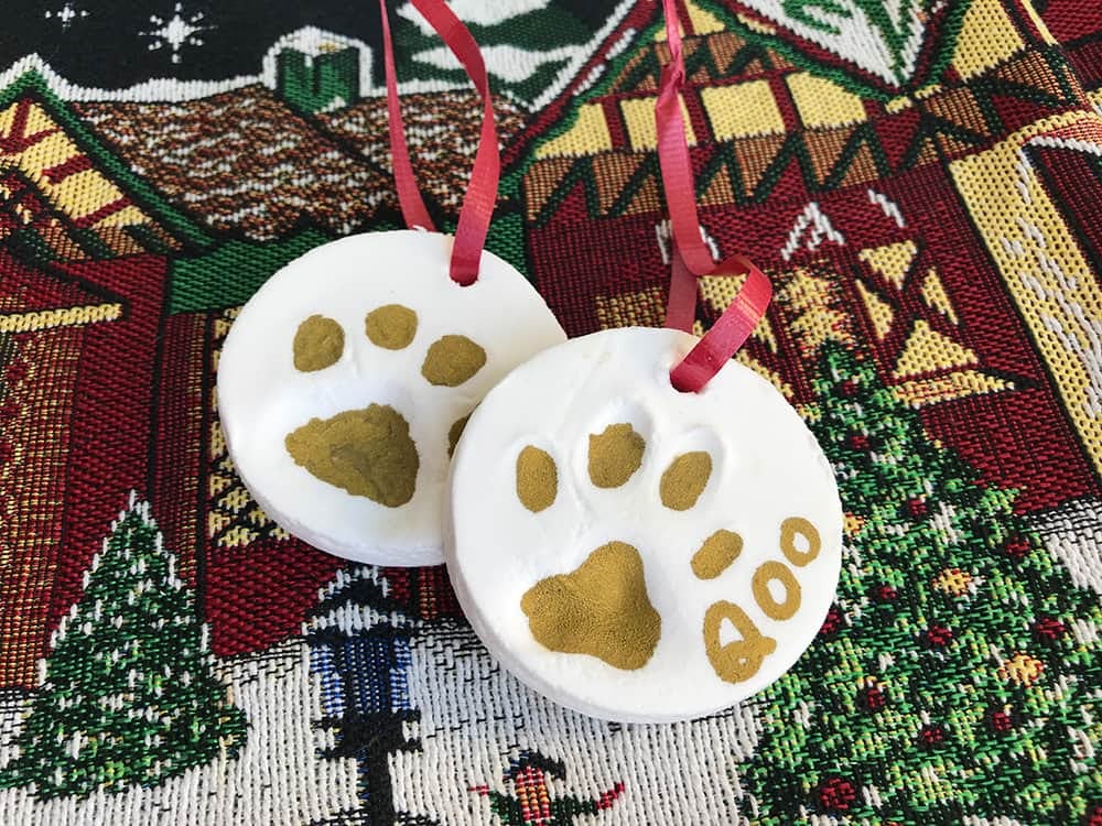 100均アイテムで簡単 犬diy 足形オーナメントのつくり方 100均アイテムで簡単 犬diy 足形オーナメントのつくり方