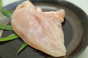 レオ＆レアに使用されている徳島県産の鶏肉