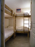 Coin montagne avec 2 séries de lits superposés