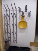 Entrée avec racks à skis et chaussures