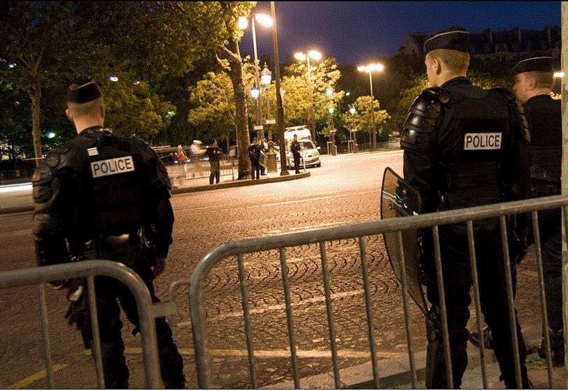 Policiers dans les rues de Paris