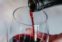 News - Que boire en été quand on aime le vin rouge? Les Grappes