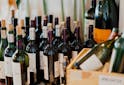 News - Le recul de la grande distribution sur le marché du vin au profit des cavistes et du e-commerce -Les Grappes