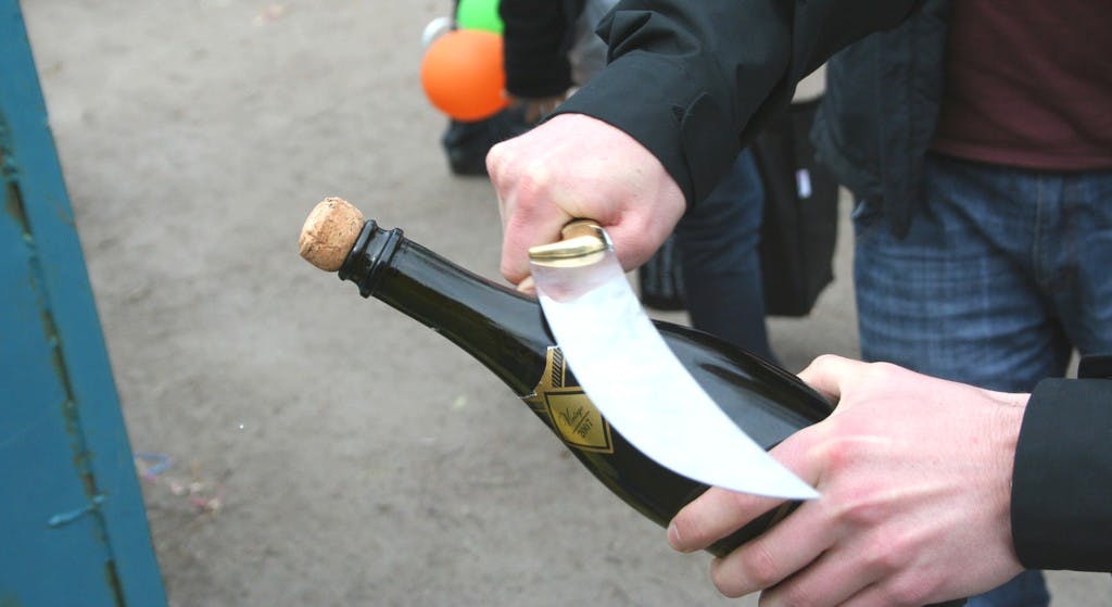 Mieux sabrer pour sabler le champagne Oenologie
