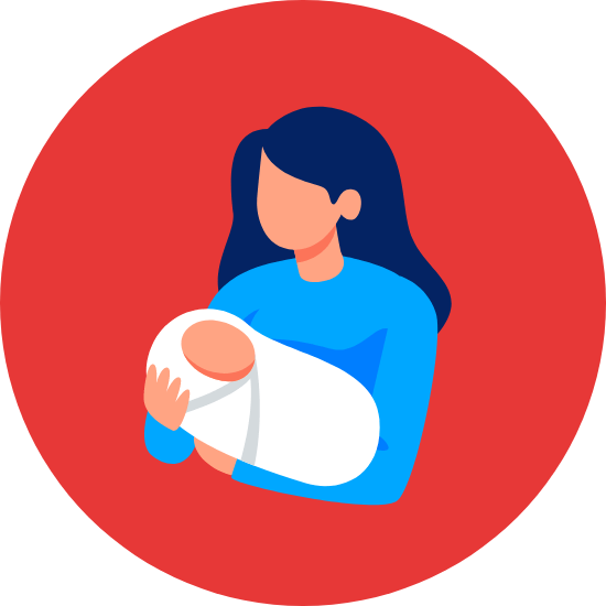 Maman portant un nouveau-né dans ses bras.