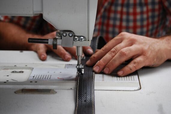 La confection d'une ceinture Saint Lazare.