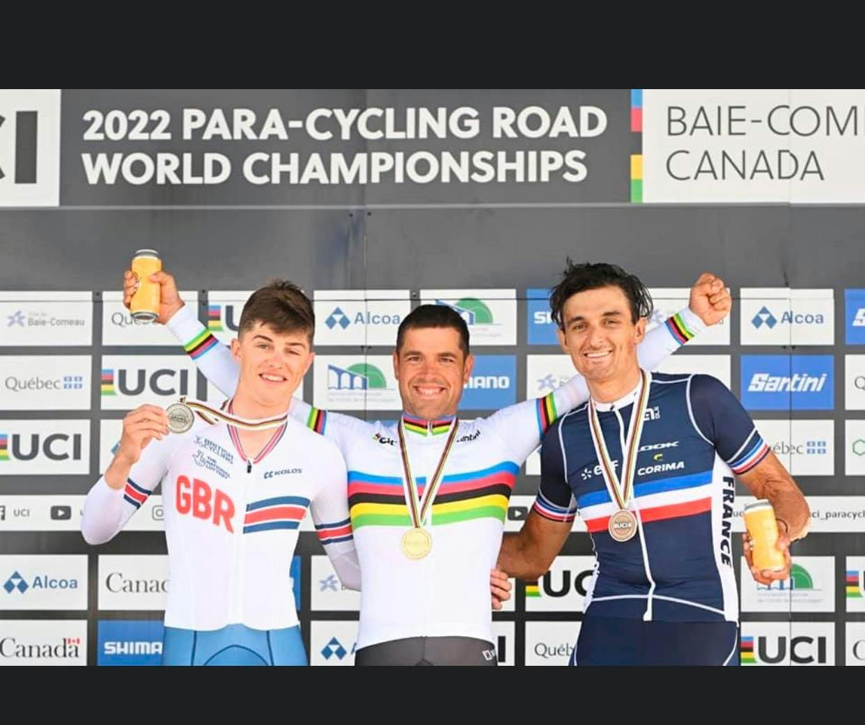 Florian Bouziani (à droite) sur le podium des Mondiaux de paracyclisme (photo FB)