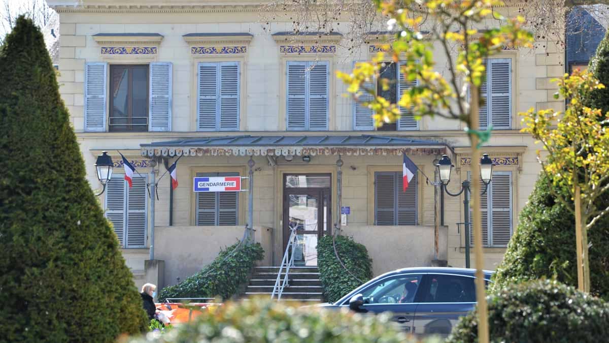 Entrée de la brigade et de la compagnie de L'Isle Adam, dans le Val-d'Oise. (Photo: LP/L'Essor)