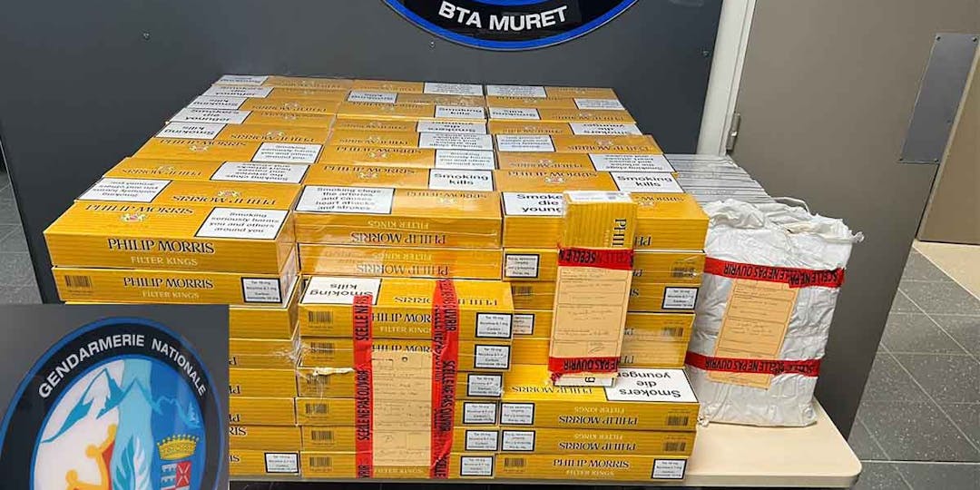 La valeur des 239 cartouches de cigarettes saisies est estimée à 28.000 euros.