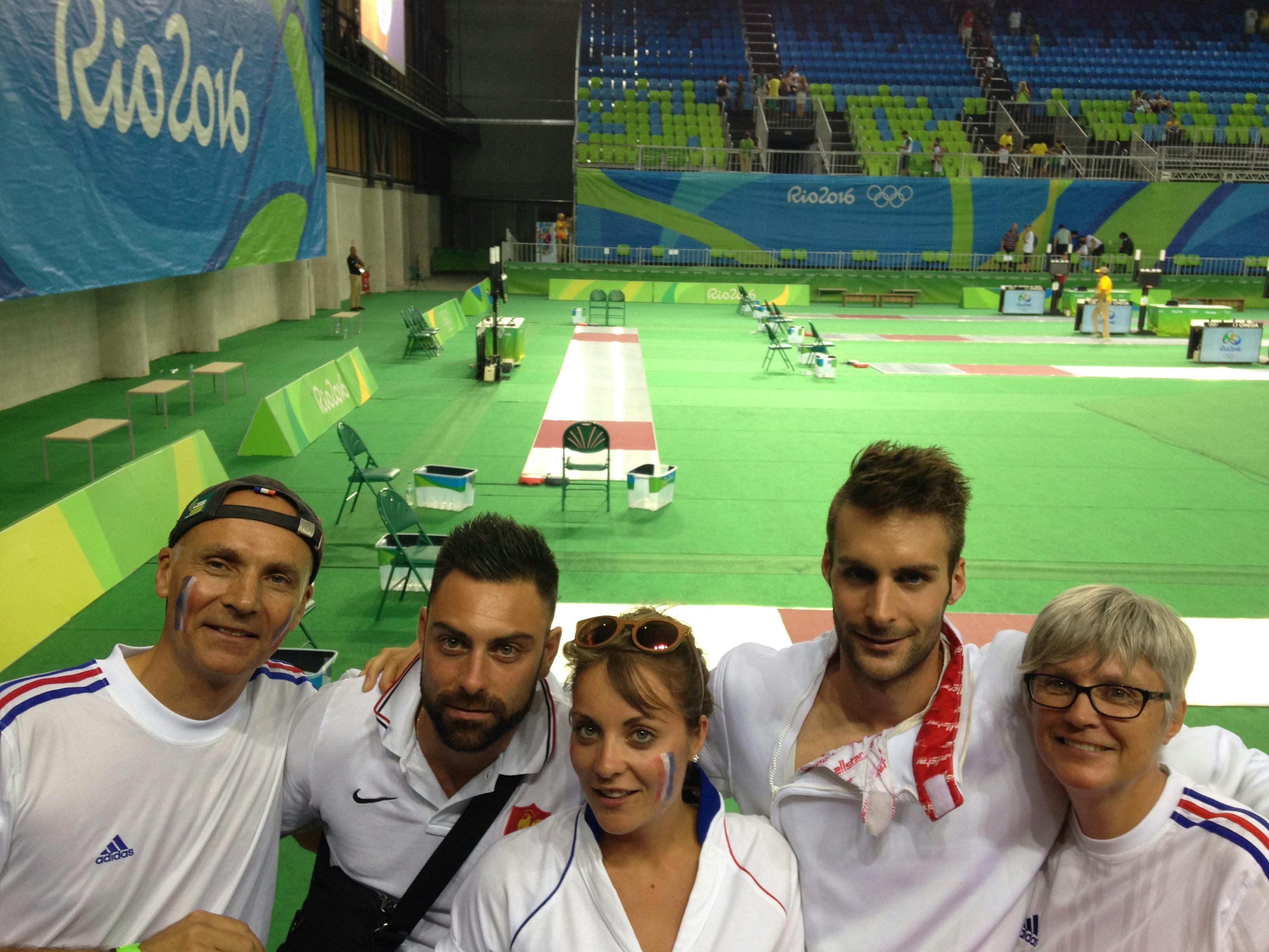 La famille Belaud au grand complet lors des jeux Olympiques de Rio il y a cinq ans (dans l'ordre : le papa, Quentin, Clémentine, Valentin et la maman). (Crédit photo DR)