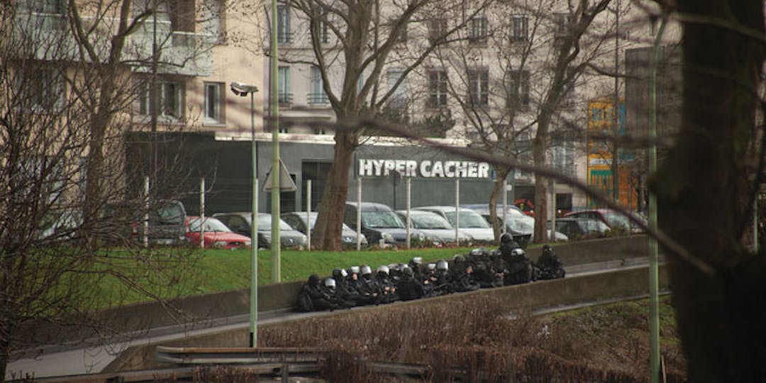 Intervention du RAID à Vincennes, lors des attentats de janvier 2015 (Photo: M.Guyot/L'Essor).