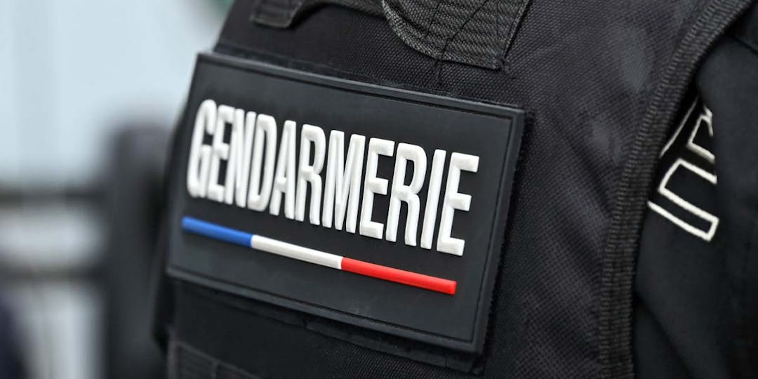 Le gendarme, blessé lors du suraccident, souffre d'une fracture du bassin (Photo d'illustration: L.Picard / L'Essor).